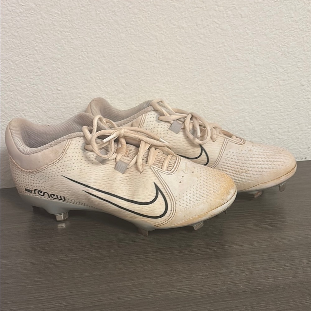 Nike Renew Softball Cleats - Beige and Black